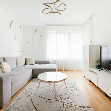 Modern Two-Bedroom Apartment With Free Parking Budapesta Exterior foto