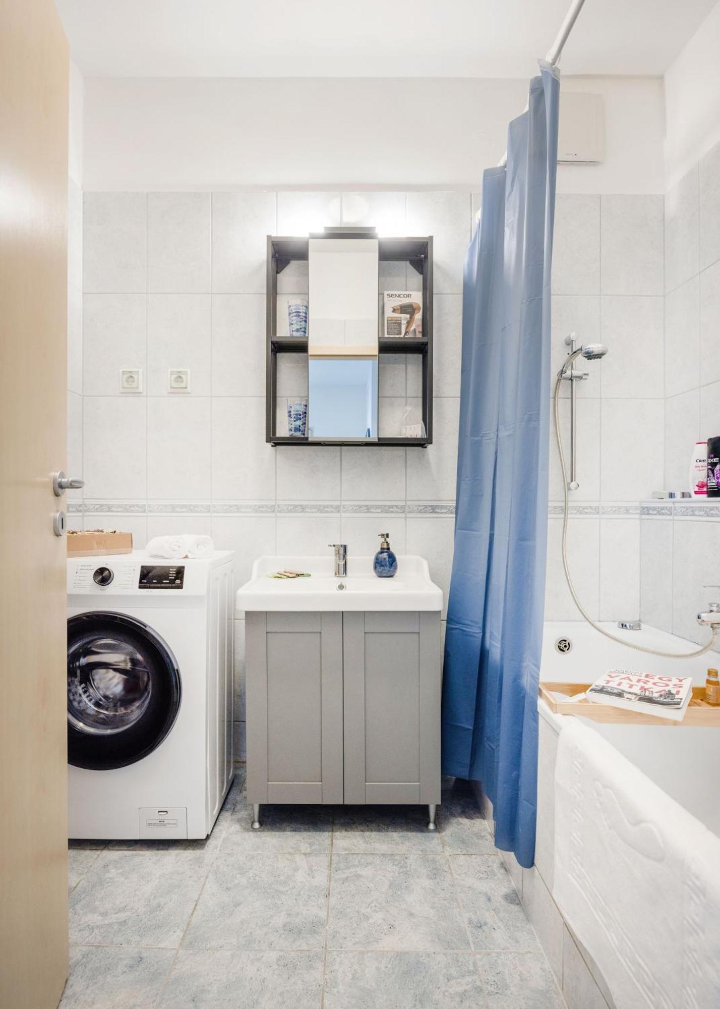Modern Two-Bedroom Apartment With Free Parking Budapesta Exterior foto